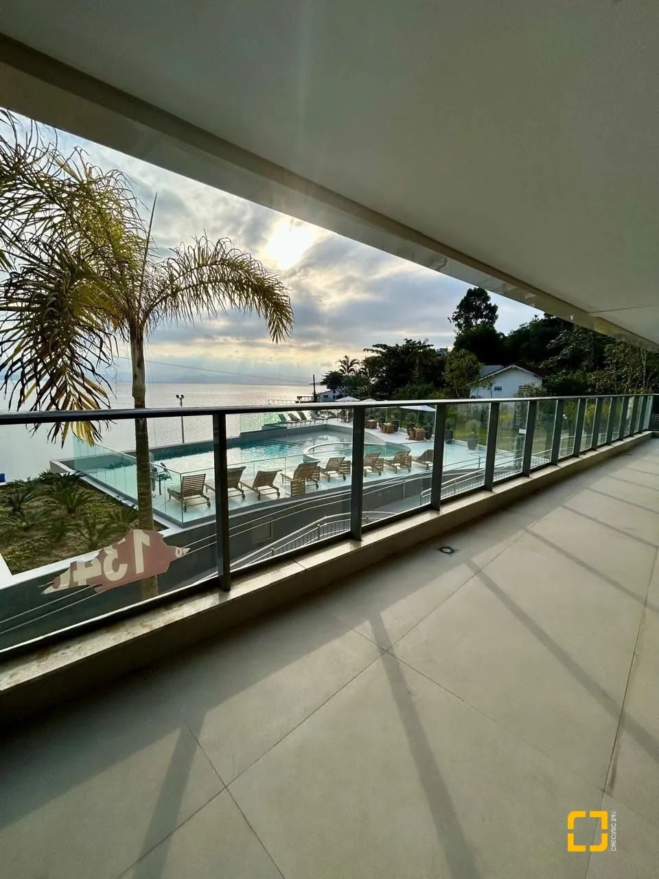 Apartamento 3 Suítes Cacupé