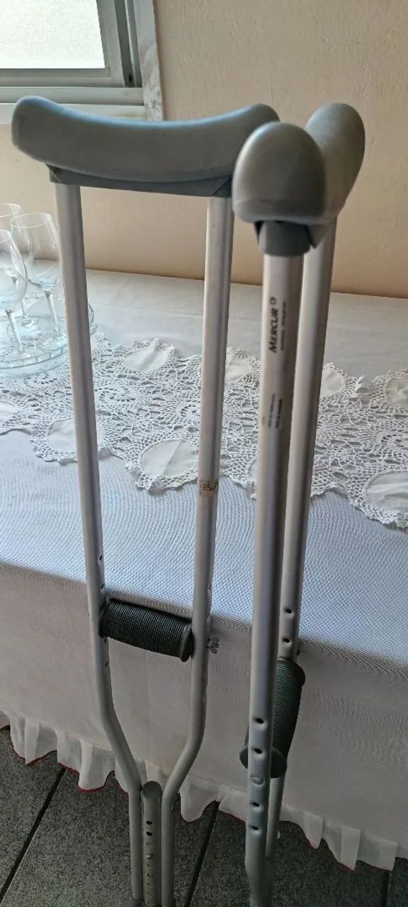 Vendo um par de muleta D 7 - Foto 3