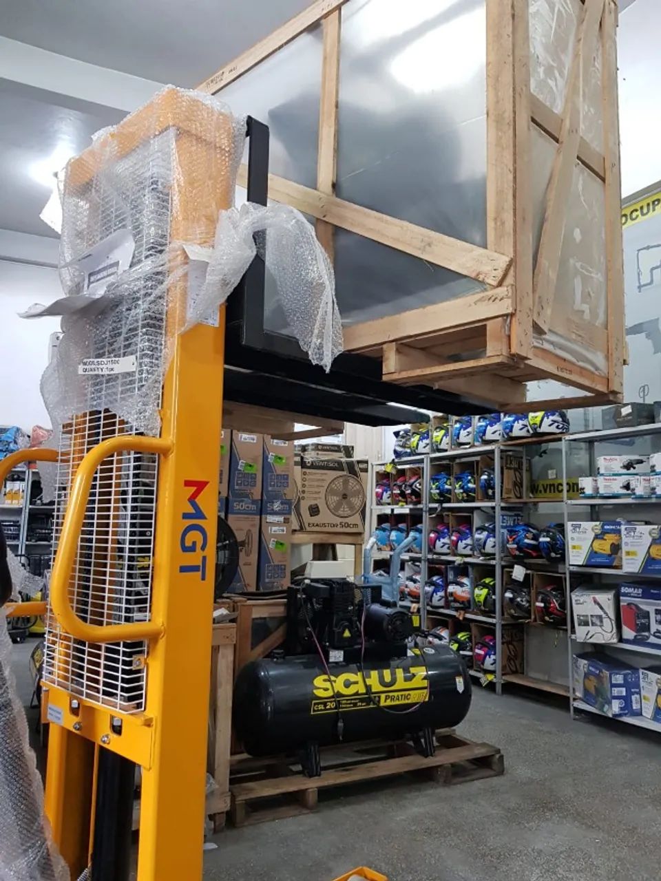 Empilhadeira Manual Menegotti 1.5 Ton - NOVA