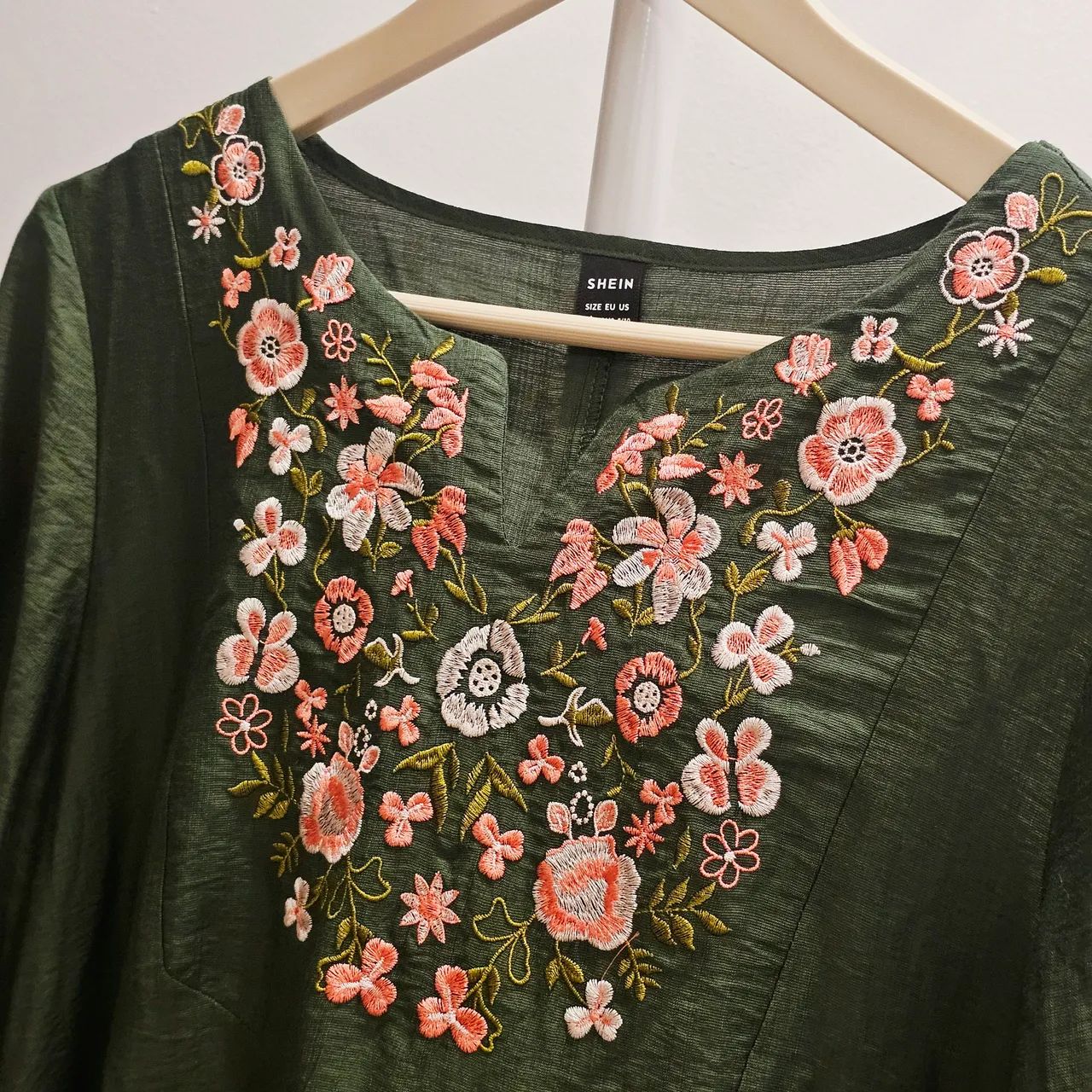 Vestido verde bordado Shein tam G - Foto 4