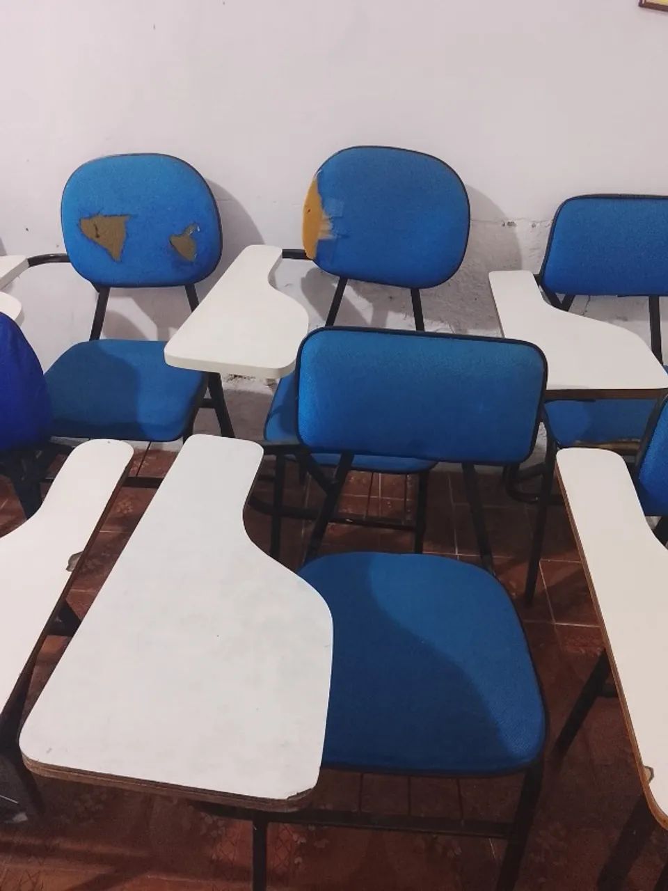 8 Cadeiras Universitárias Acolchoadas - Foto 2