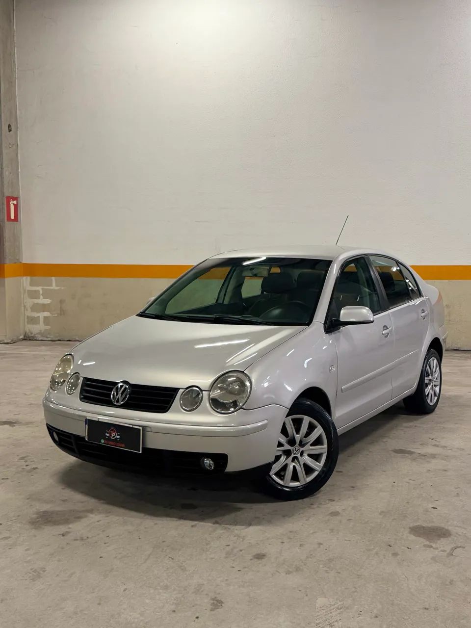 Volkswagen Polo Sedan 1.6 MI 101cv 8V 4P 2005