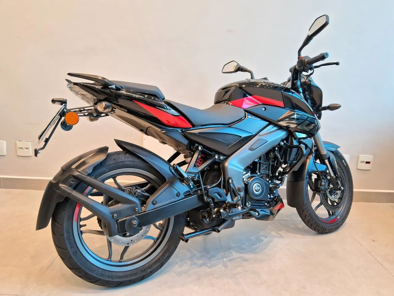 Bajaj DOMINAR 200 - Foto 3