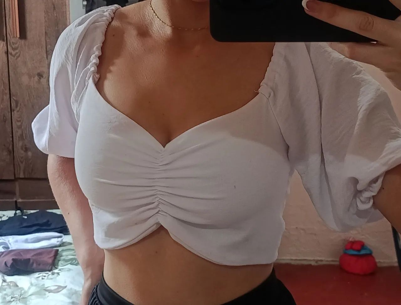 Cropped branco com manga bufante  - Foto 2