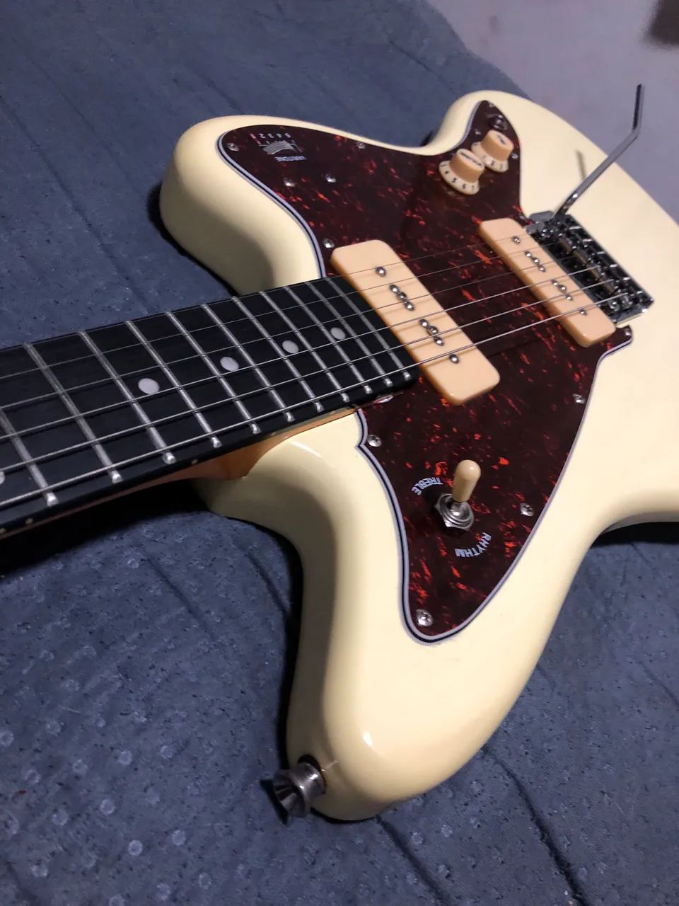 Guitarra Tagima Jazz master  - Foto 4