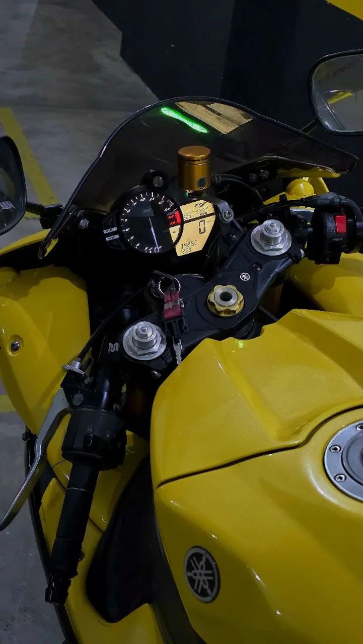 R1 Crossplane 1000cc  - Foto 5