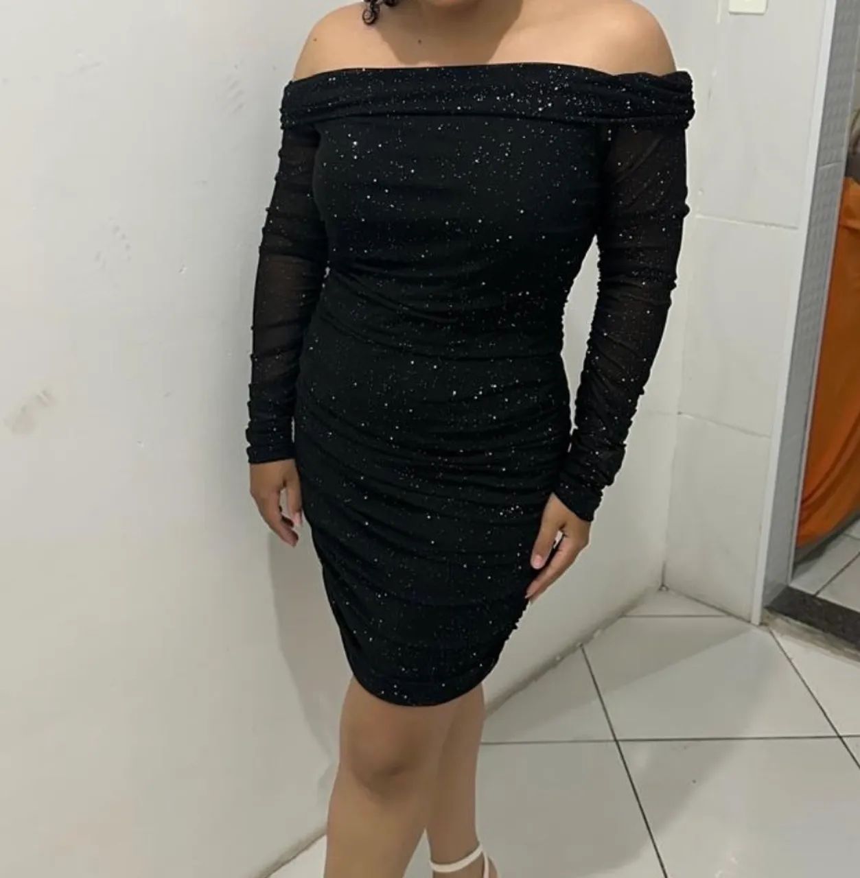 Vestido Preto Ombro a Ombro com Brilho Shein 