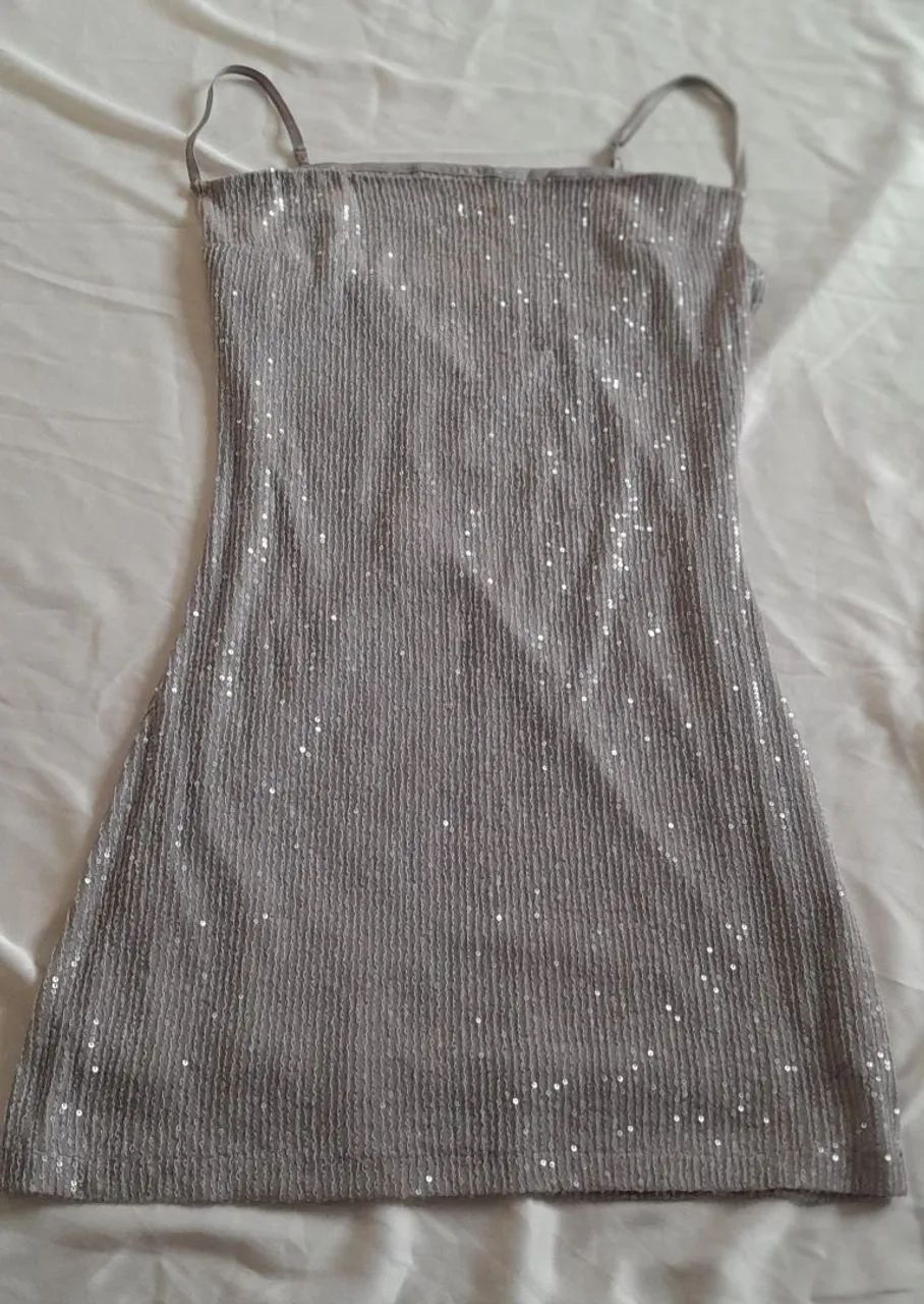 vestido pool cinza com paetês pp