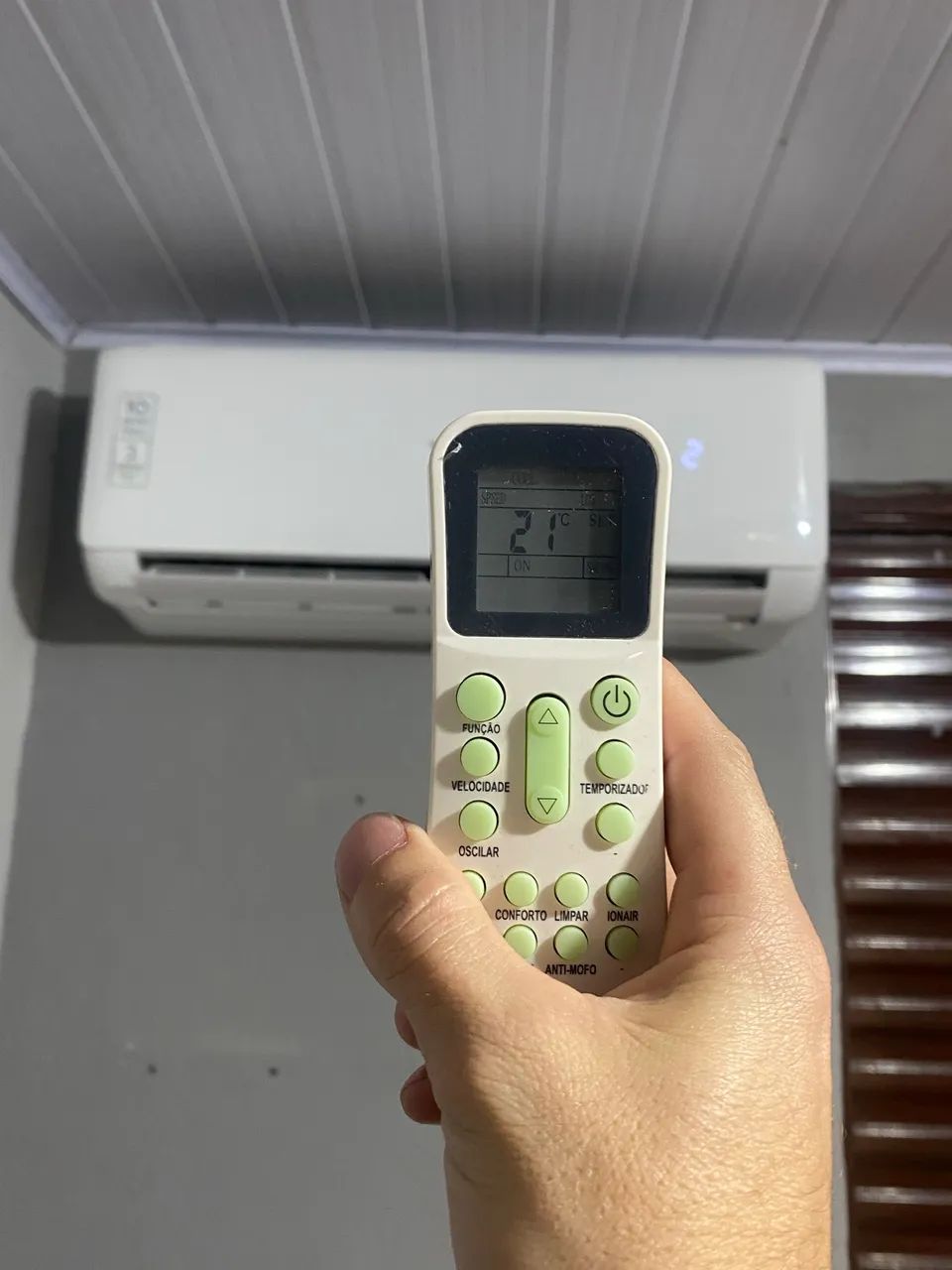 Vendo ar-condicionado split inverte.