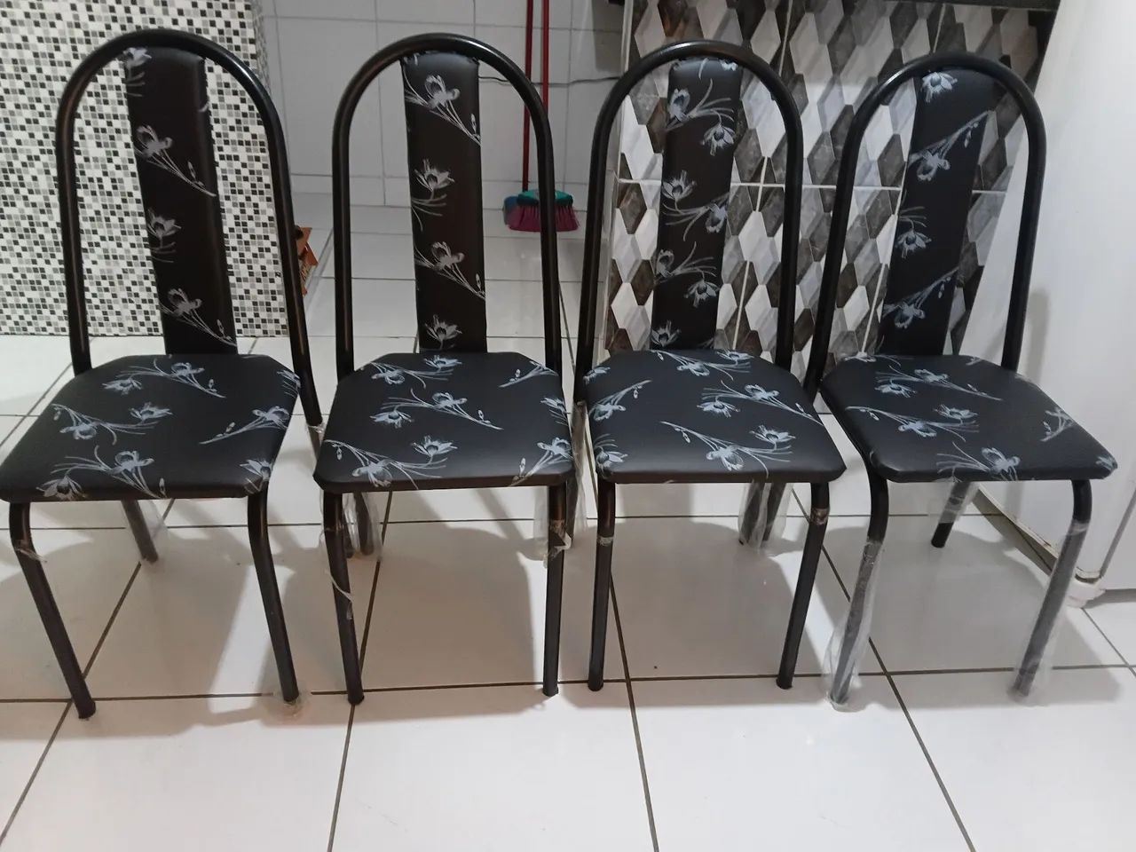 Cadeiras para mesa de jantar 