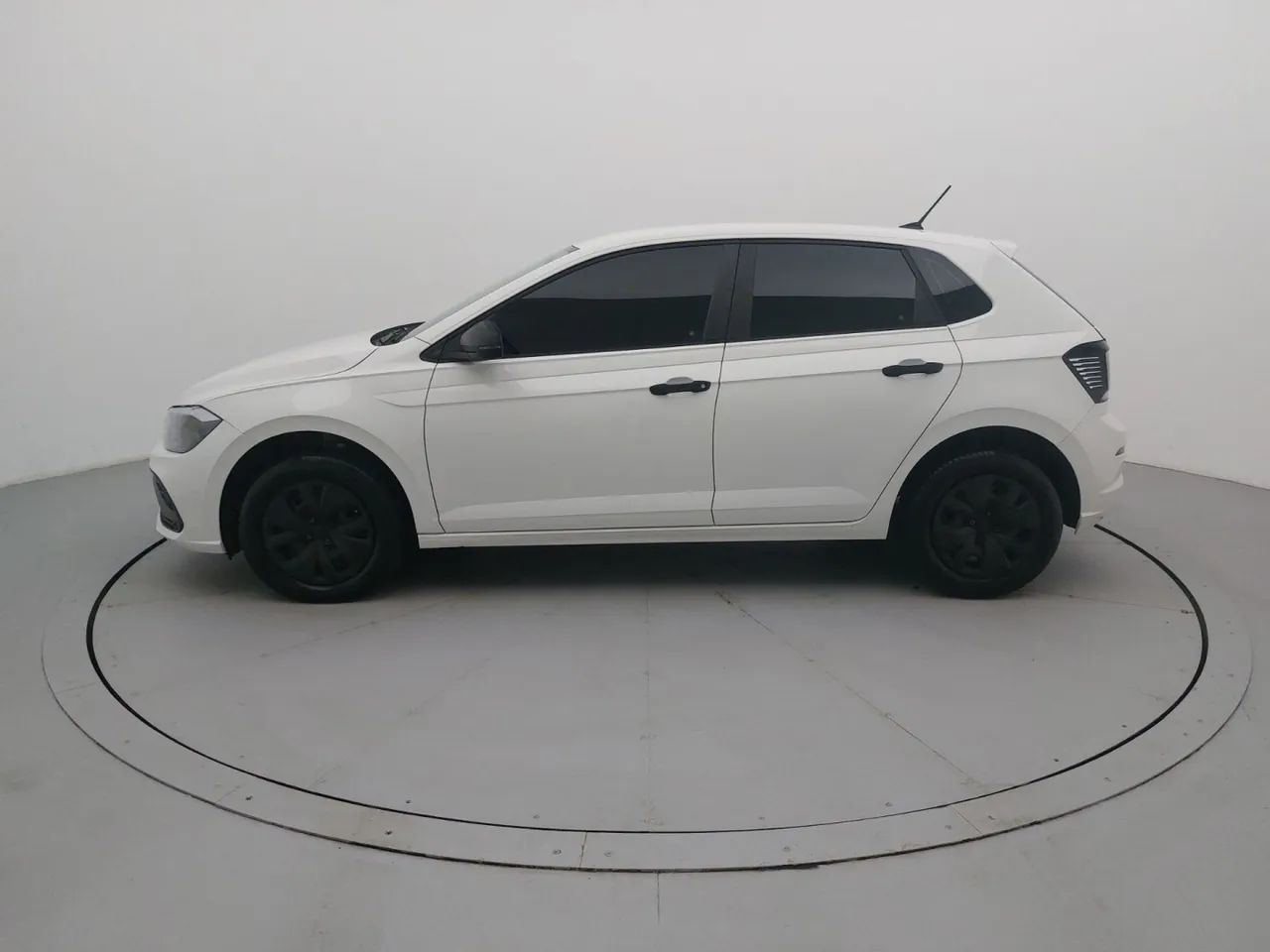 Volkswagen Polo Track 1.0 Flex 12V 5p, foto 2 de 18