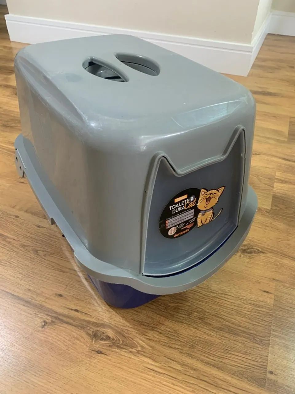 Caixa de areia para gatos fechada