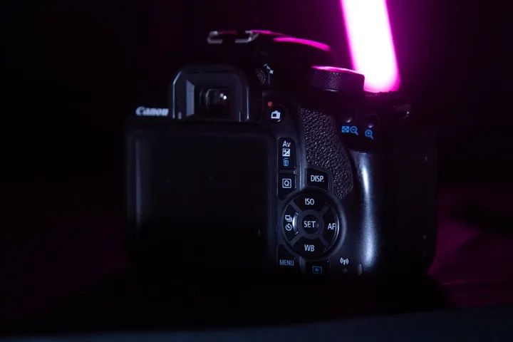 Canon T6