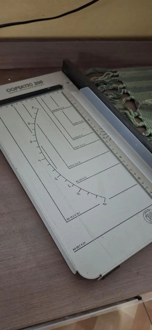 Guilhotina65204105974018121