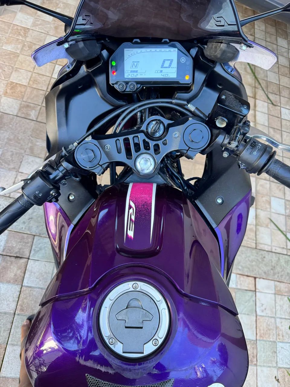 Yamaha R3 2024 roxa - Foto 4