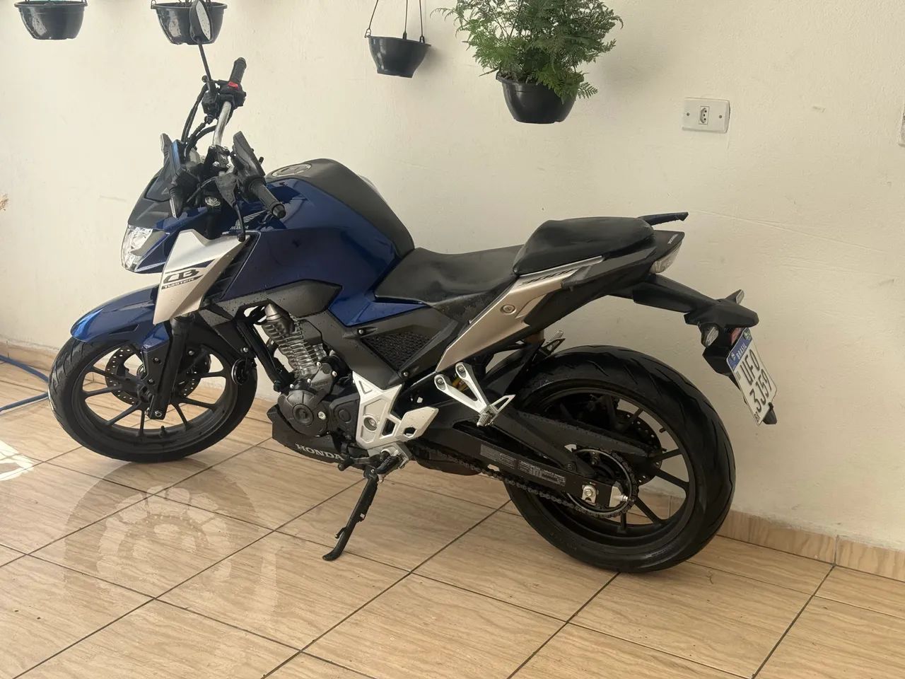 CB TWISTER 300f