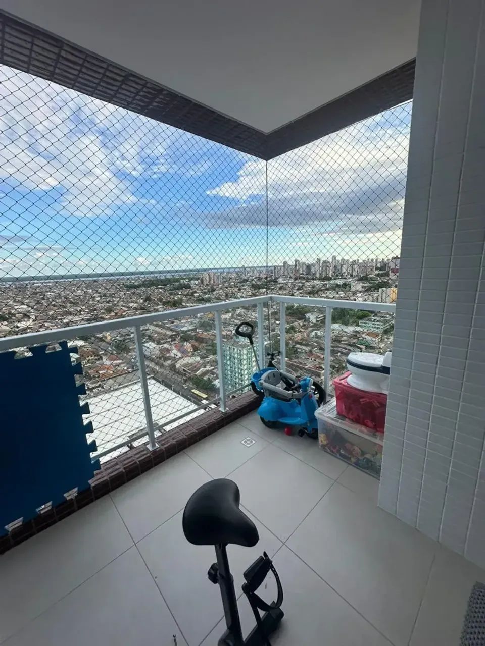 ER - Vendo  Apartamento Edifício Montfort - Marco