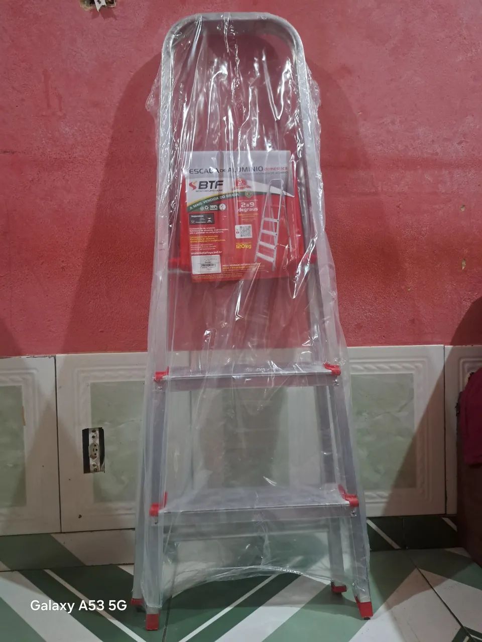 Escada de alumínio doméstica  - Foto 2