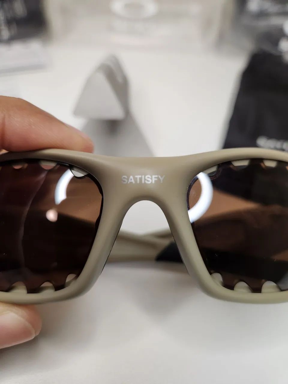 Oakley Satisfy Running Straight Jacket Bege - Acessórios