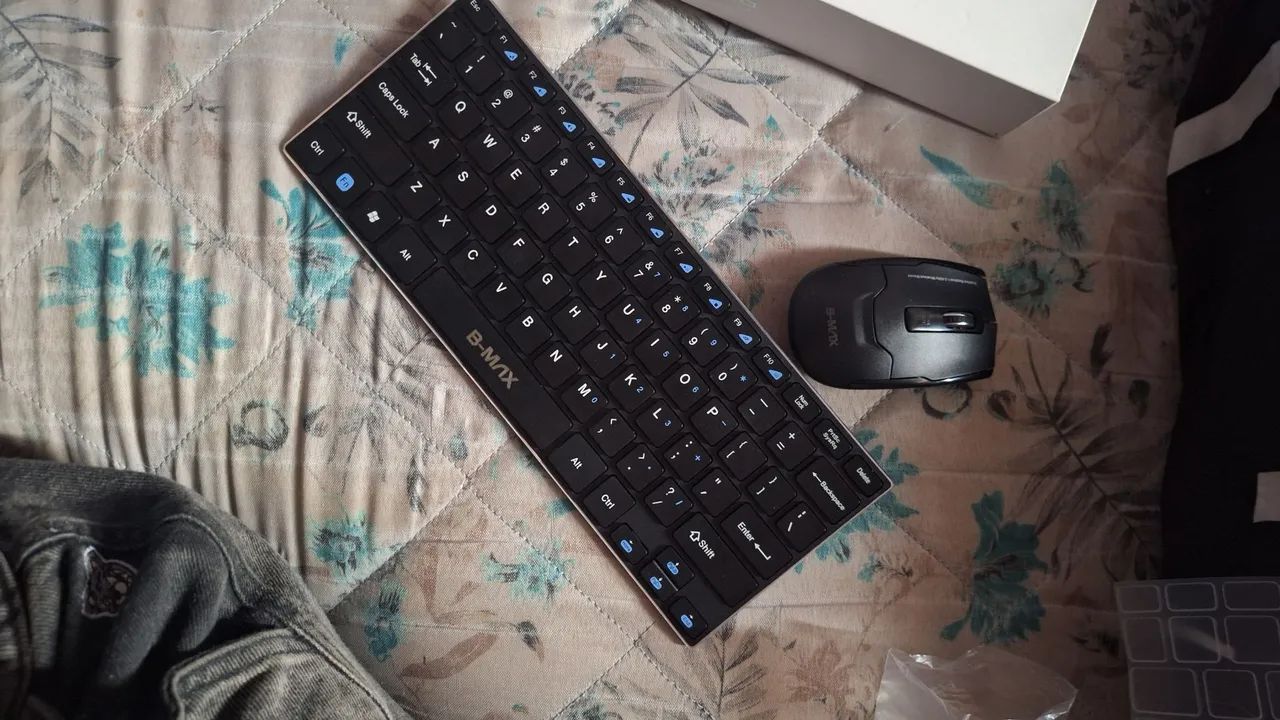Kit Teclado e Mouse Sem Fio B-MAX HK-3910 - Foto 2