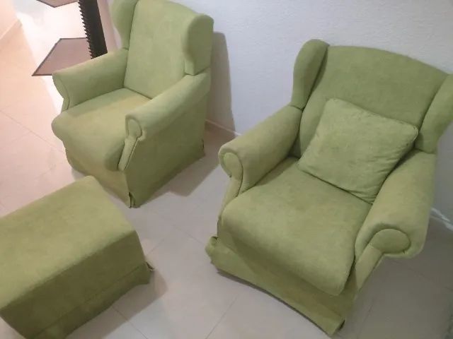 2 Poltronas Verde + puff e uma almofada - Foto 2