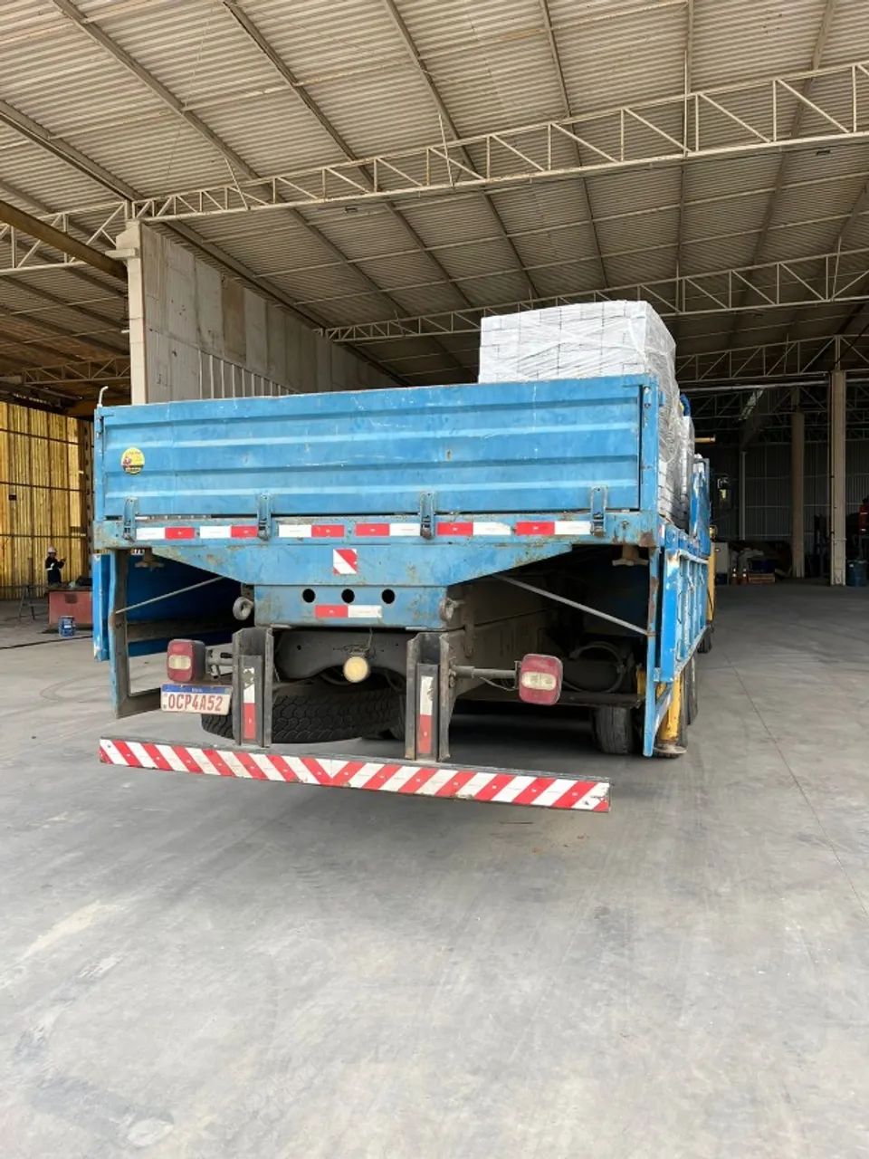 VENDE-SE CAMINHÃO MAIS MUNCK - Foto 5