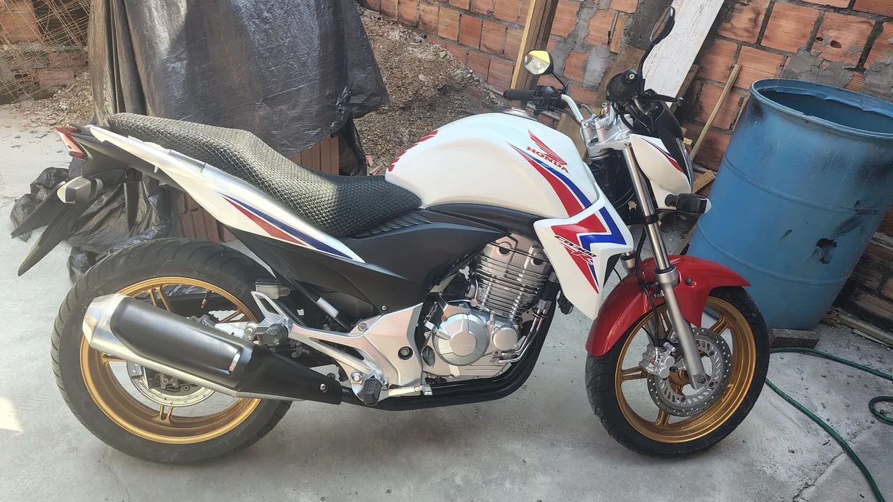 CB 300r seminova 