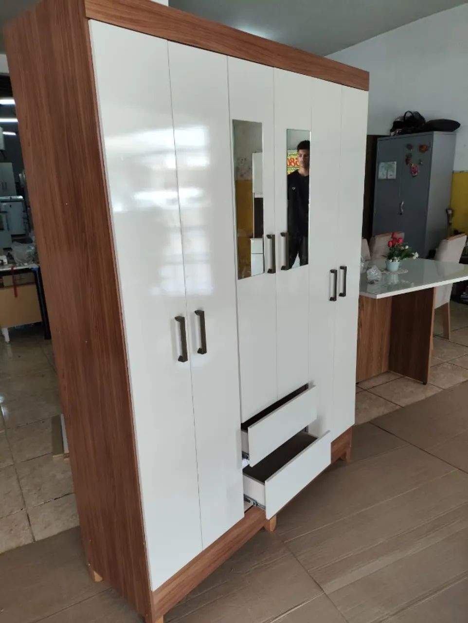 GUARDA ROUPA MANAUS . NOVO