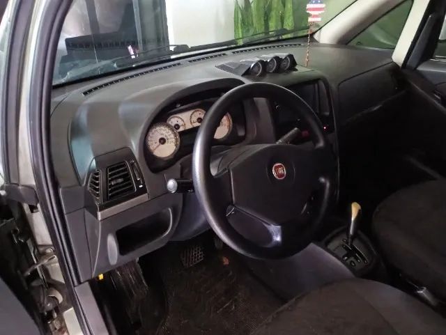 Fiat Idea Adv./ Adv.lock.dualogic 1.8 Flex 5P 2010 - Foto 2
