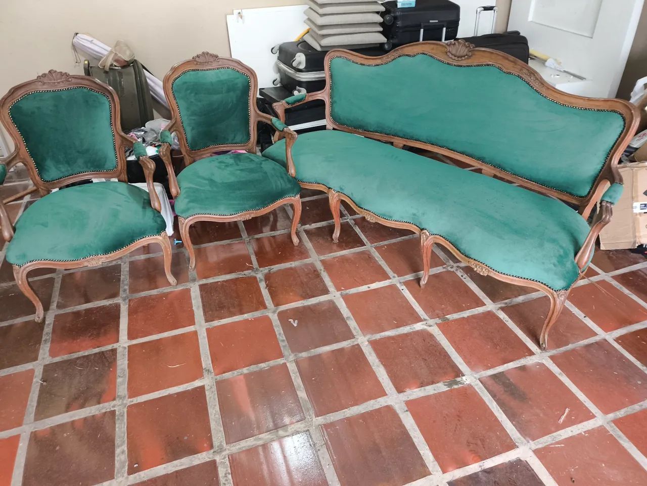2 Poltronas e 1 Sofá antigos totalmente reformandos e renovados  - Foto 3