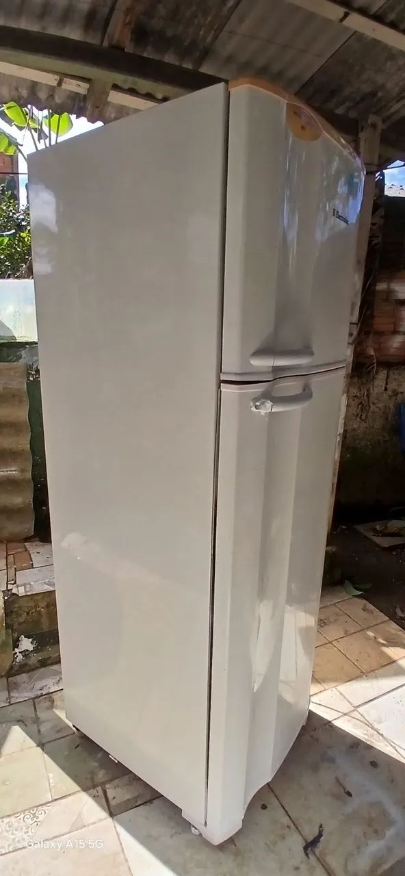 GELADEIRA ELETROLUX 380LITRO COMPLETA FUNCIONA PERFEITAMENTE  - Foto 3