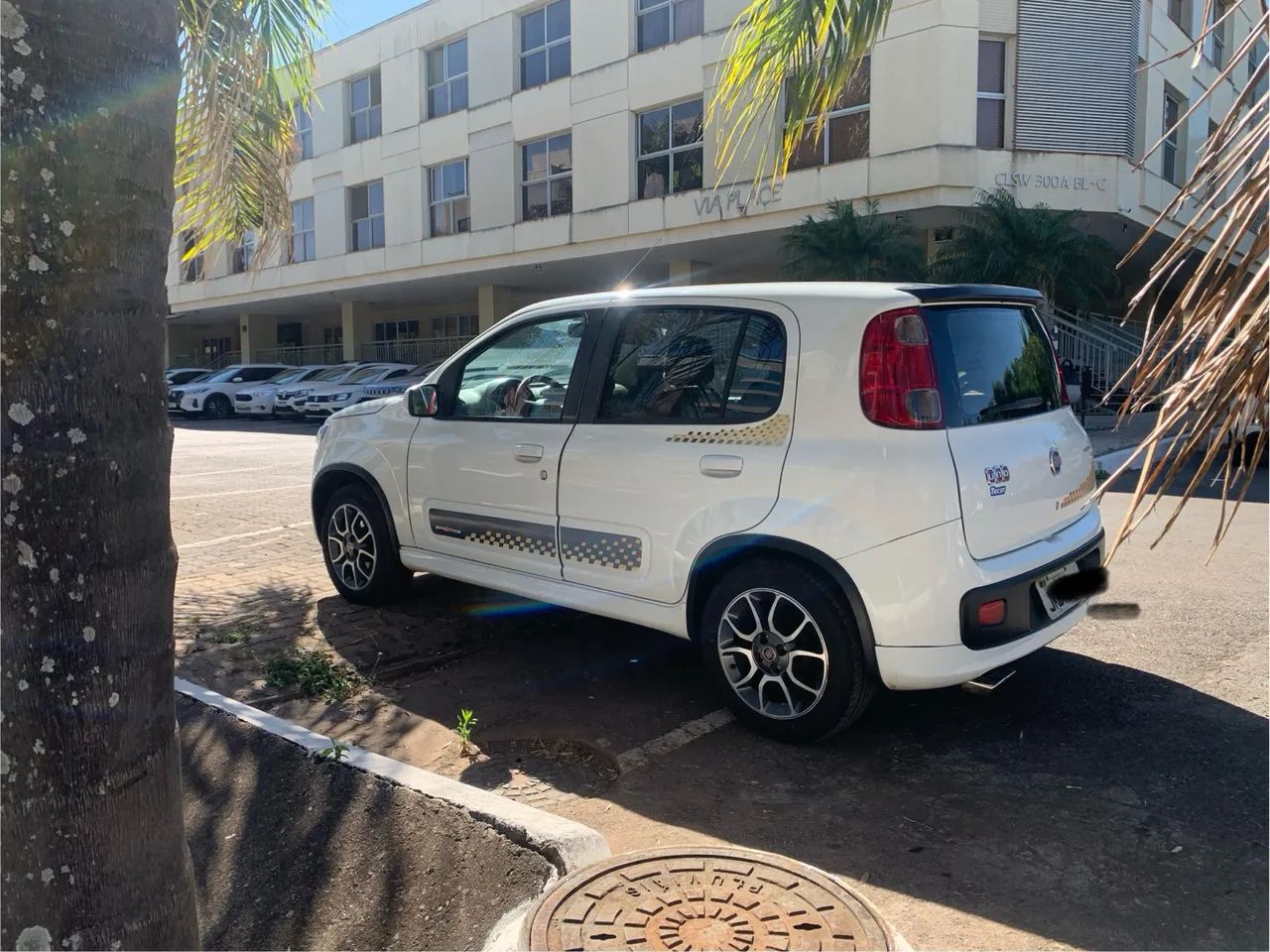 Fiat Uno Sporting 1.4 EVO Fire Flex 8V 4P 2013
