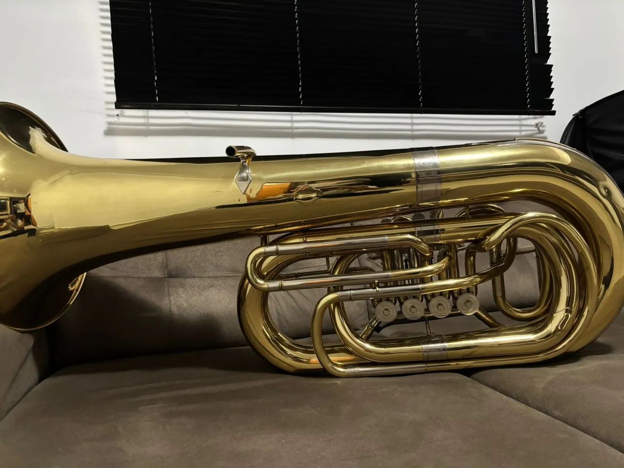 Tuba Suzuki 4/4 SIB  - Foto 4