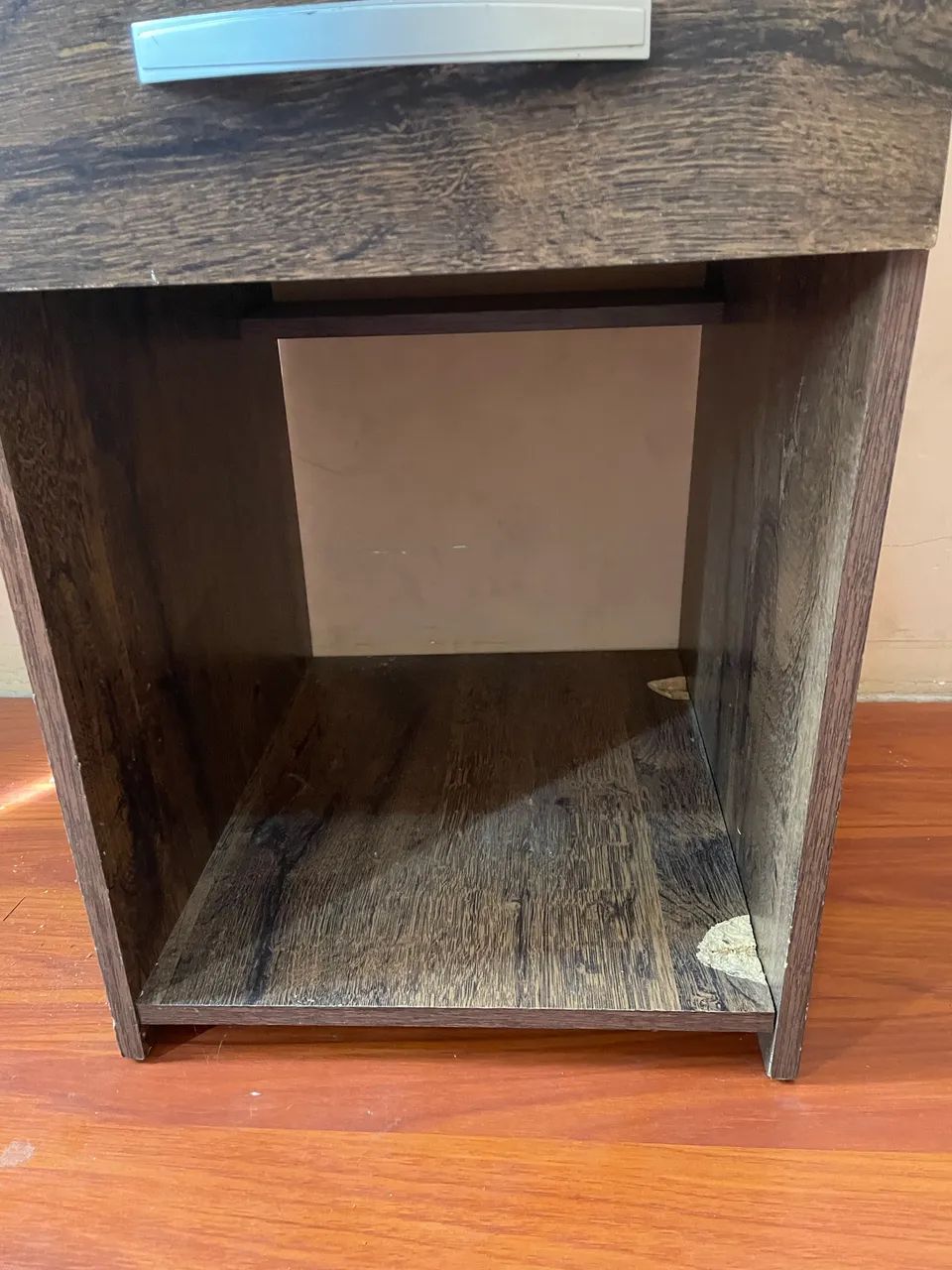 Escrivaninha Robusta e Funcional com chave 64962182737154120