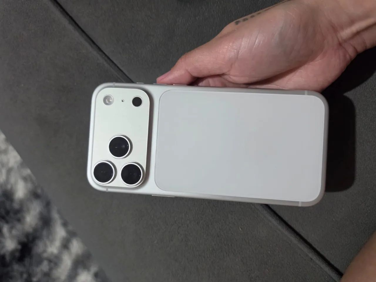 iPhone 17 pro max 
