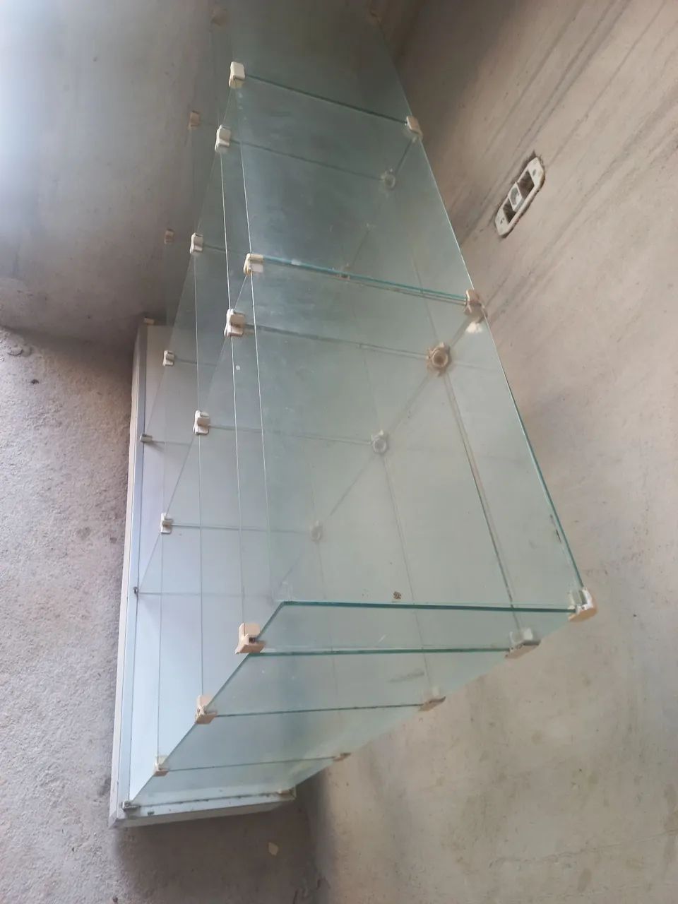 Expositor de vidro para roupas etc. - Foto 2