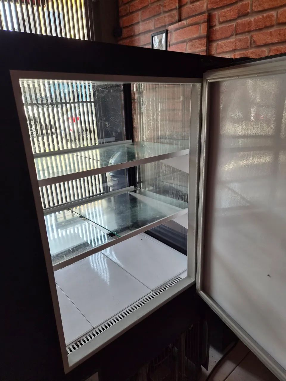 VITRINE REFRIGERADA (Para doces, tortas e sobremesas) - Foto 4
