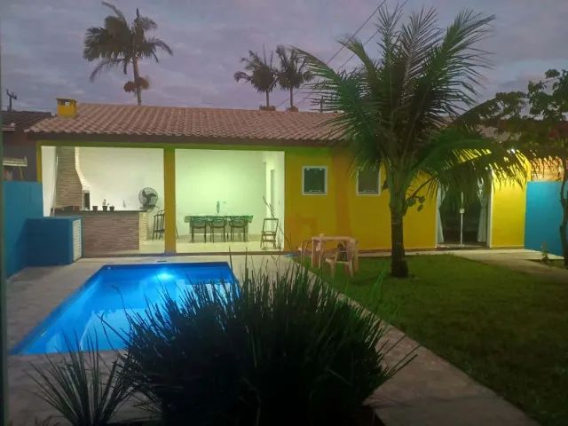 Alugo casa com 2 quartos + Edicula com suíte e piscina a 500 m do mar, Itapoá SC