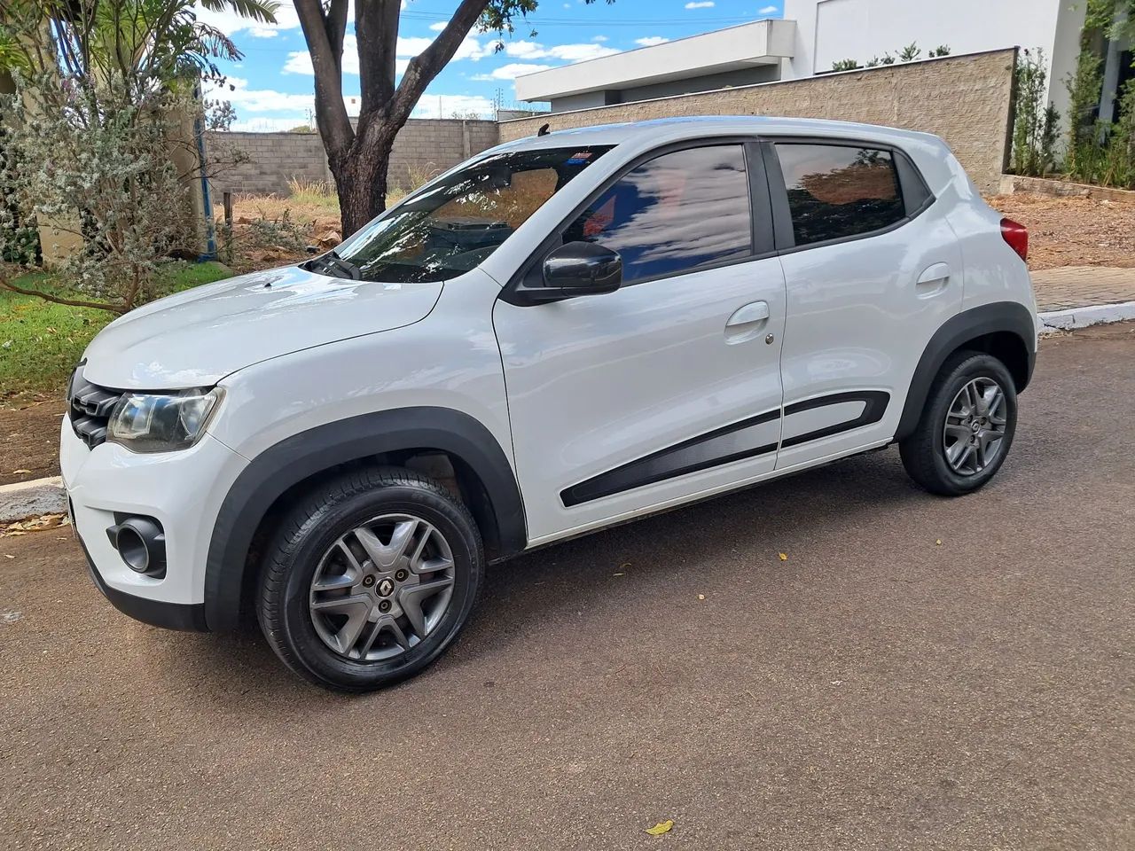 Renault Kwid Intense 1.0 Flex 12V 5P Mec. 2020 - Foto 2