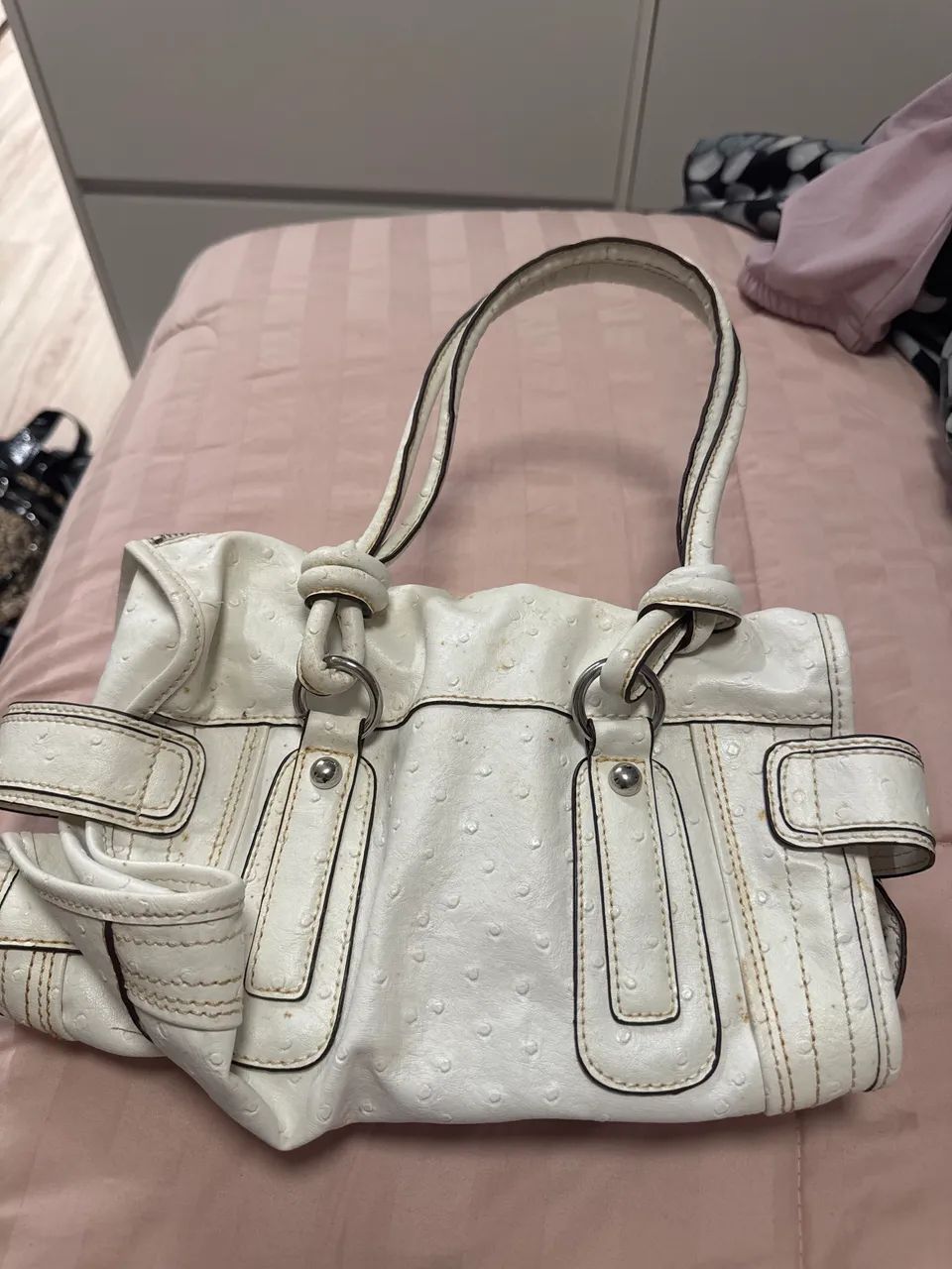 Bolsa guess sem uso off white  - Foto 2