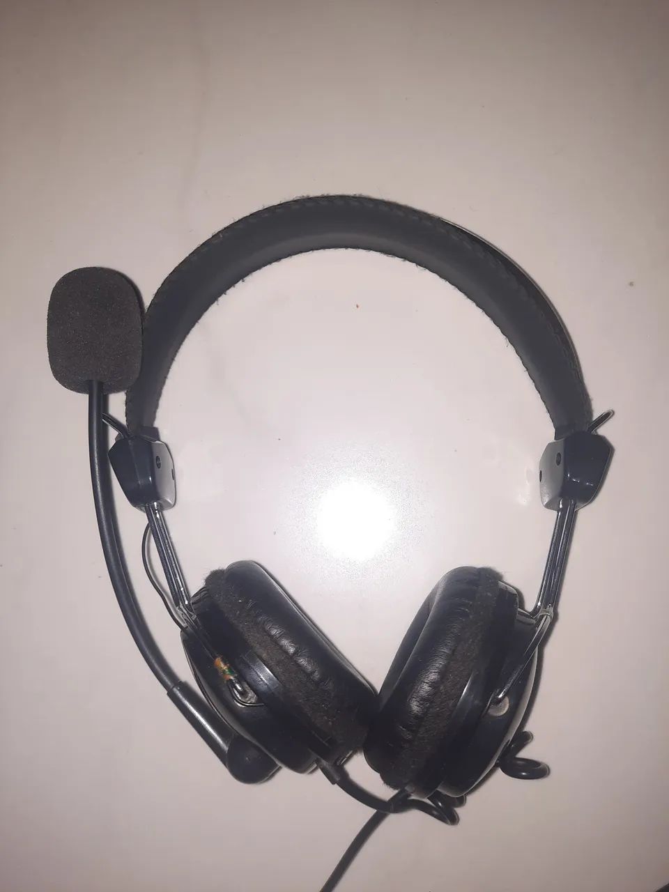 HEADSET PRETO COM MICROFONE - FONE DE OUVIDO 