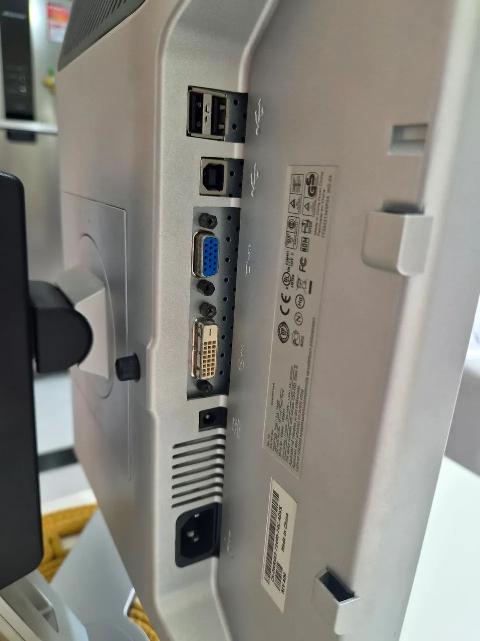 Monitor Dell 19  - Foto 4