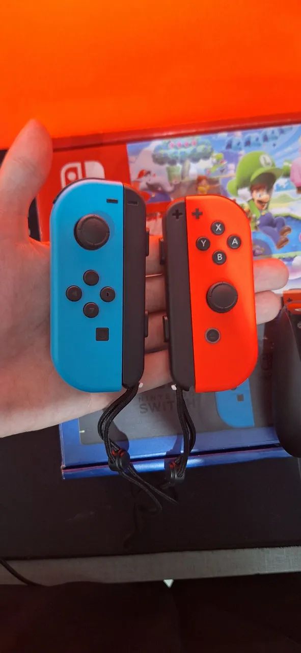 Nintendo Switch V2 Neon SEMINOVO! Impecável, Completo na Caixa +