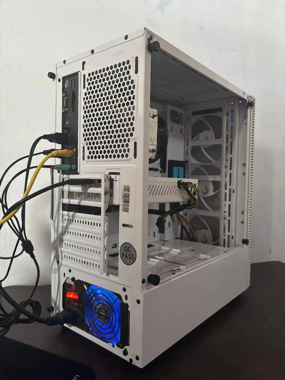 （*.様 自作PC レトロPC風Win11 Corei3/16GB/1TB/RX PC Gamer Completo I3 13100F RX 6600 - Supere os Limites | Enifler