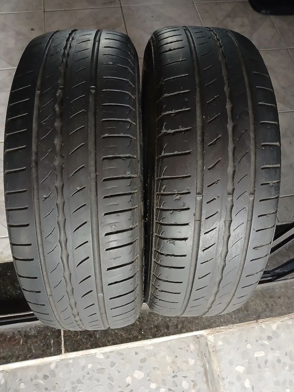 2 pneus Pirelli  usado 185/60R15 - Foto 3