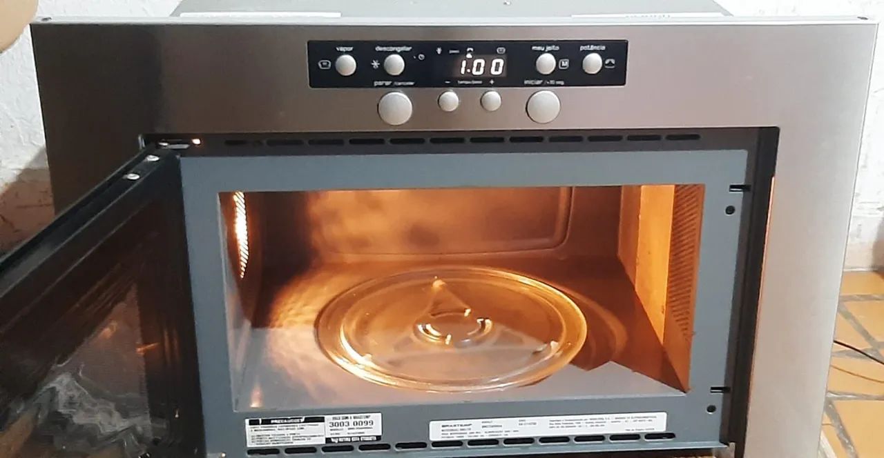 Microondas Brastemp gourmand 