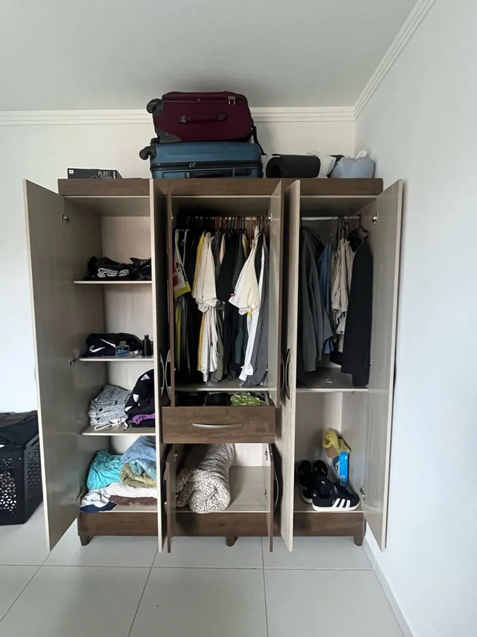 Guarda Roupa 6 portas