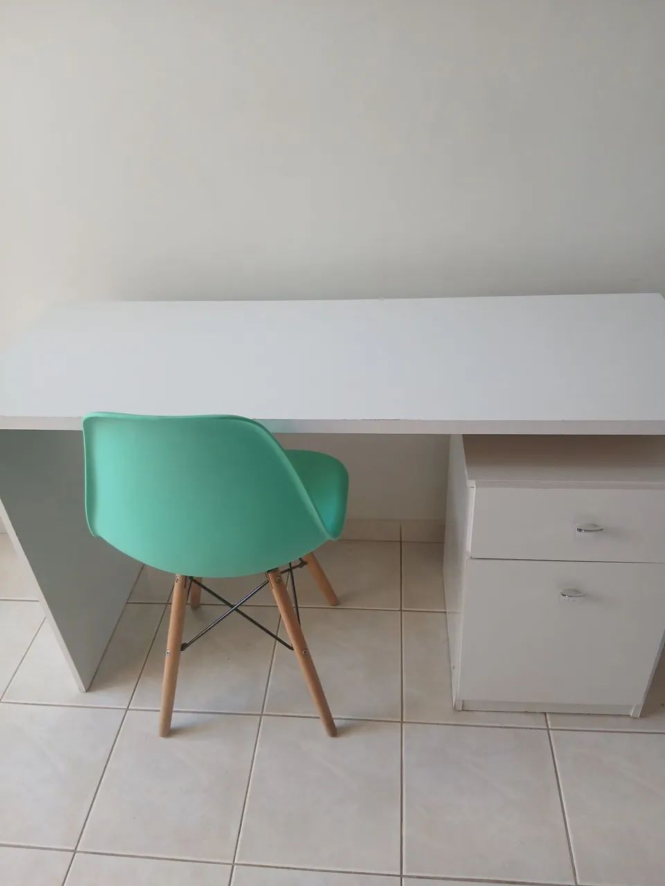 Mesinha de escritório com cadeira - Foto 4