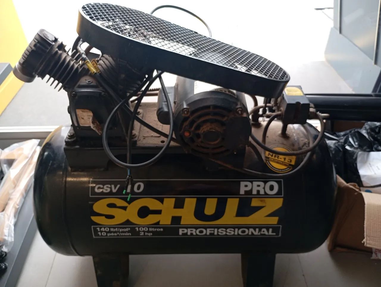 Vendo compressor de ar Schulz 100 litros novo  - Foto 2