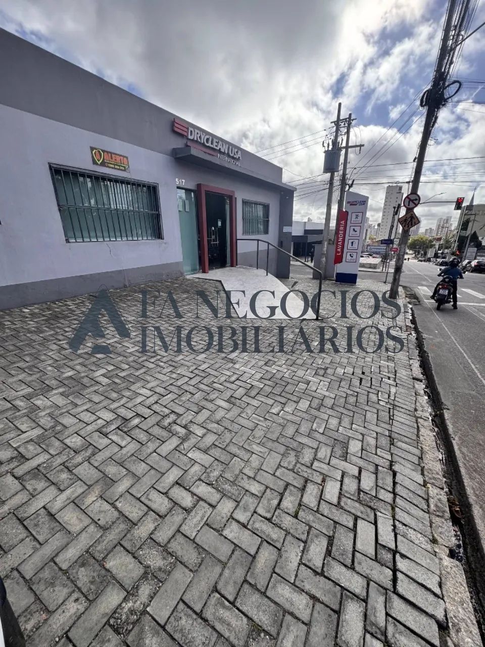 Ponto comercial em área nobre: estacionamento na rua principal - Foto 2